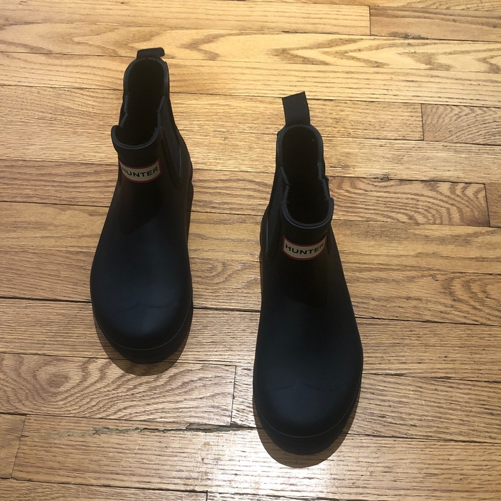 Hunter Black Chelsea Rain Boots. Size 6.
